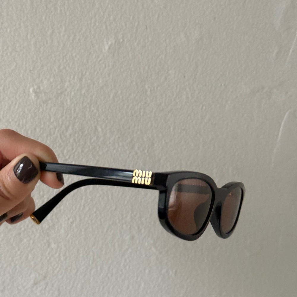 Miu Miu Regard Sunglasses Black/Brown - Picture 12 of 12